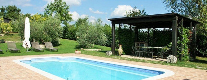 Villa con piscina in vendita