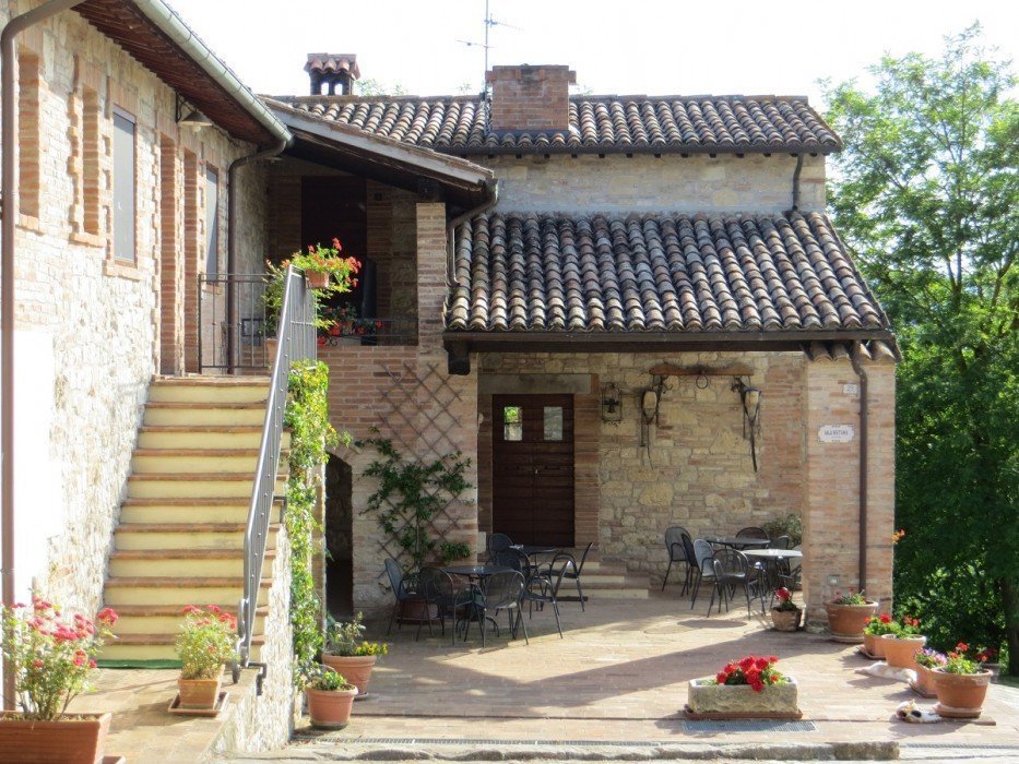 For Sale In Todi Farmhouse With Pool And Spa