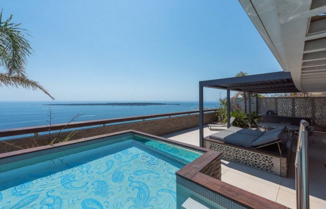 Apartment for sale on the French Riviera