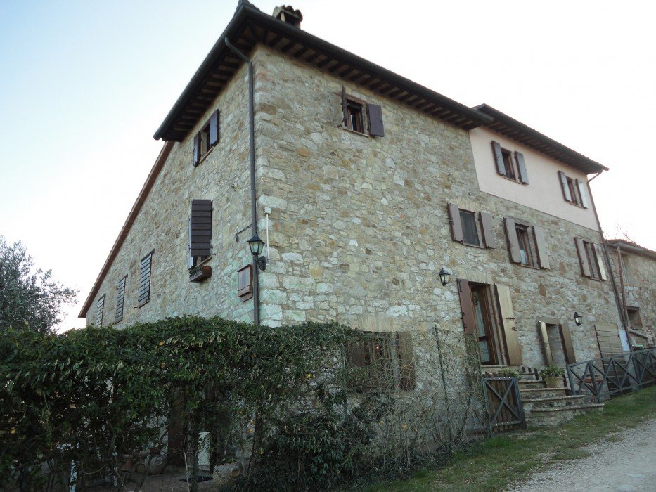 Bauernhaus zu verkaufen in Fratta Todina Dominanz