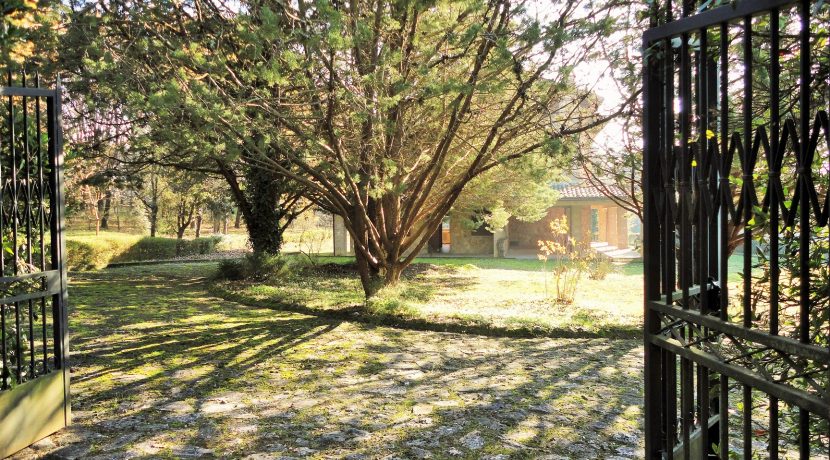 Villa in vendita a Massa Martana con giardino e parco