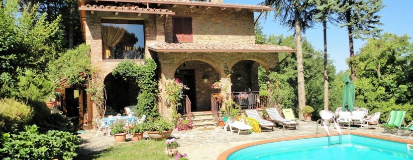 Villa in vendita a Piegaro con piscina e parco