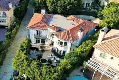 Villa in vendita a Beverly Glen Cir