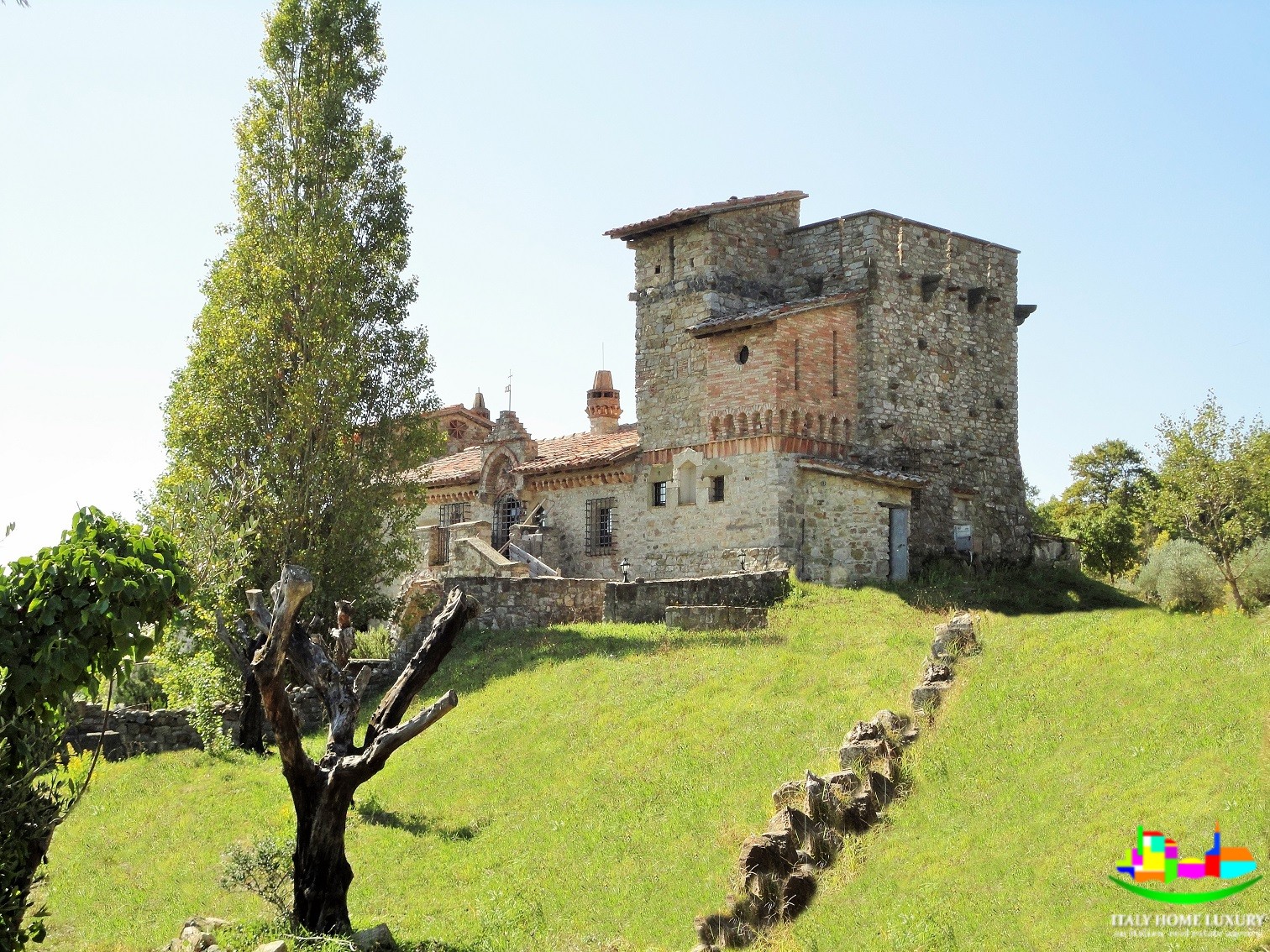 Vendesi Castello con tenuta in Umbria