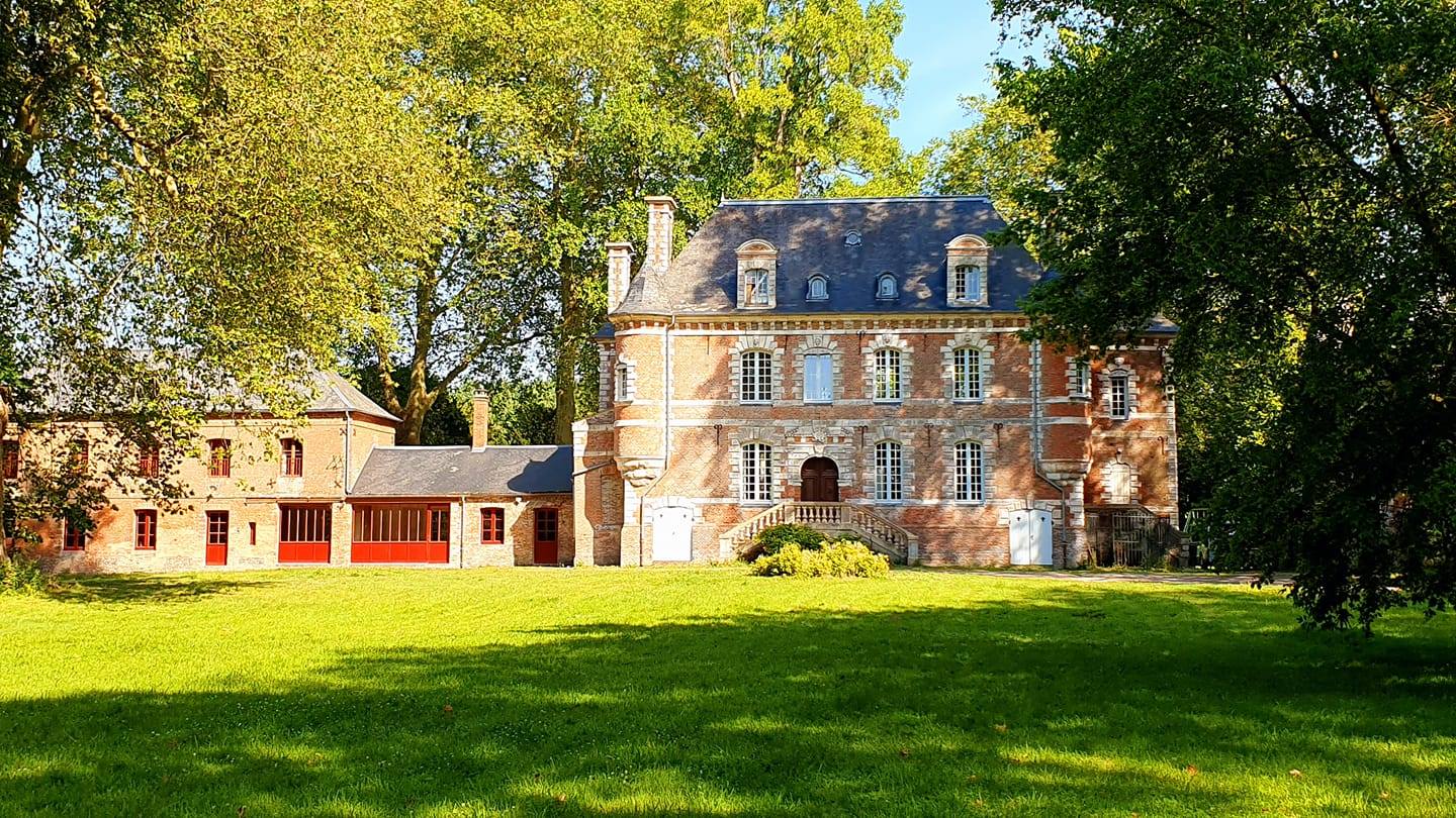 Замок во Франции с парком